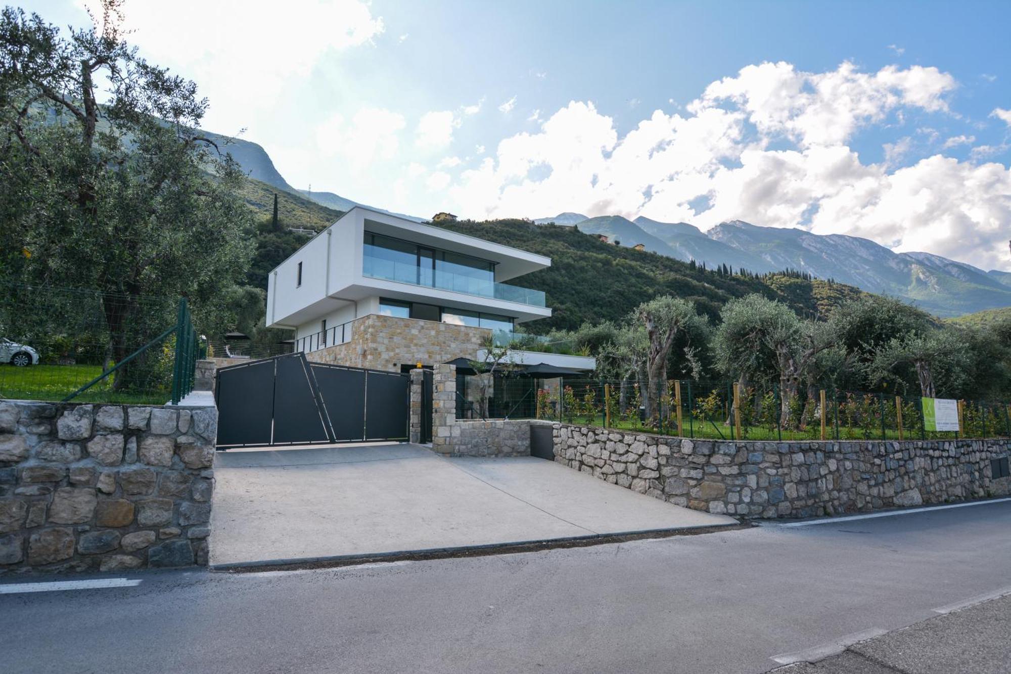 Olivo Luxury Apartments Malcesine Exterior photo